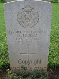 Dar Es Salaam War Cemetery - Livesay, R